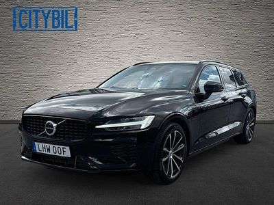 Svart Begagnad 2023 Volvo V60 Plus Kombi | 399 900 kr (Marknadspris)