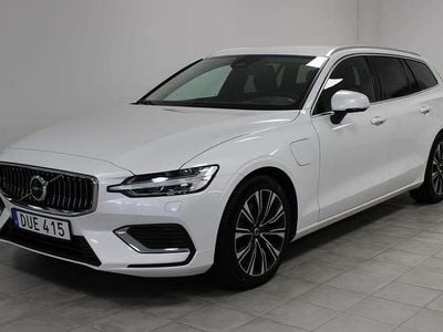 Vit Begagnad 2024 Volvo V60 Core Kombi | 429 000 kr (Marknadspris)