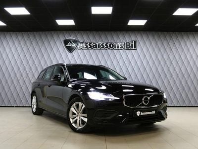 Svart Begagnad 2018 Volvo V60 Momentum Kombi | 249 900 kr (Marknadspris)