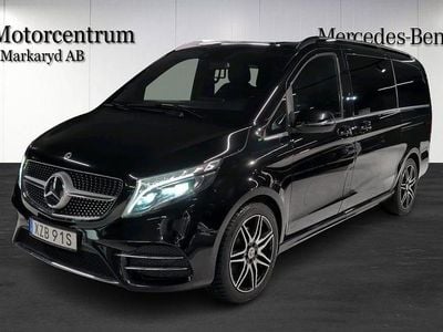 Svart Begagnad 2022 Mercedes V300 Avantgarde Minibuss | 595 000 kr (Marknadspris)