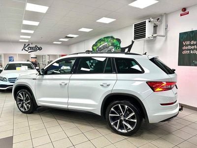 Vit Begagnad 2019 Skoda Kodiaq SportLine SUV | 314 500 kr (Marknadspris)