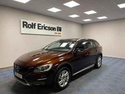 Brun Begagnad 2017 Volvo V60 CC Standard Kombi | 159 500 kr (Marknadspris)