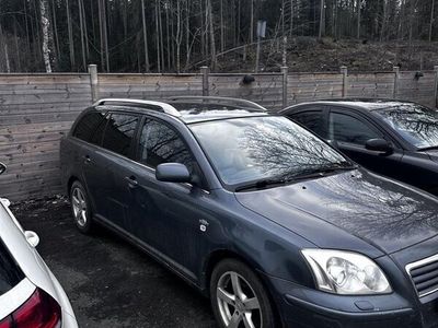 begagnad Toyota Avensis Kombi 2.2 D-CAT