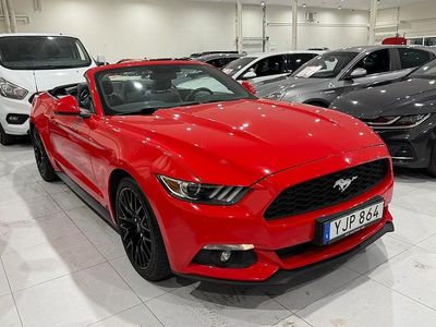 Röd Begagnad 2015 Ford Mustang Cab | 249 900 kr