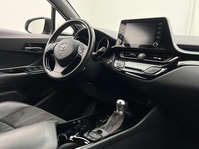 Grå Begagnad 2021 Toyota C-HR SUV | 299 900 kr