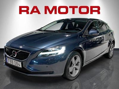 Blå Begagnad 2017 Volvo V40 Business Edition Halvkombi | 149 900 kr (Marknadspris)
