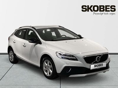 Vit Begagnad 2019 Volvo V40 CC Kombi | 239 600 kr (Lite dyr)