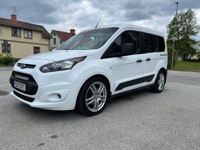 Vit Begagnad 2017 Ford Tourneo Connect Minibuss | 155 000 kr (Marknadspris)