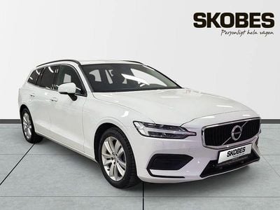 Begagnad Volvo V60 Momentum 192 HK (141 kW) 2020 Vit Kombi