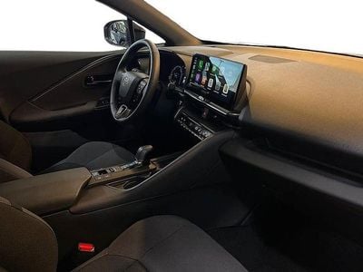 Silver Begagnad 2025 Toyota C-HR Style SUV | 409 900 kr (Marknadspris)