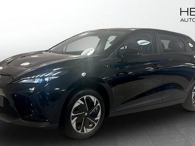 Begagnad MG MG4 EV 125 kW (170 HK) 2024 Svart Halvkombi