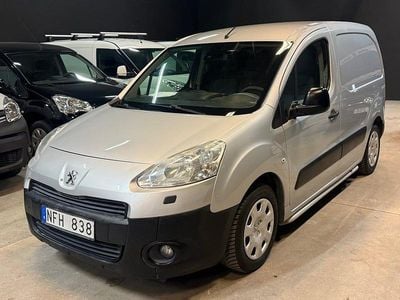 Grå Begagnad 2012 Peugeot Partner Minibuss | 34 900 kr (Bra pris)