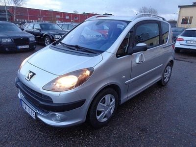 Grå Begagnad 2005 Peugeot 1007 Sport Minibuss | 39 900 kr