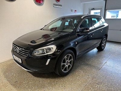 Svart Begagnad 2015 Volvo XC60 Ocean Race SUV | 174 900 kr (Marknadspris)