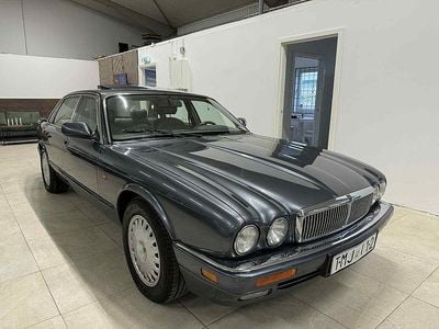 Grå Begagnad 1995 Jaguar XJ Sedan | 69 900 kr