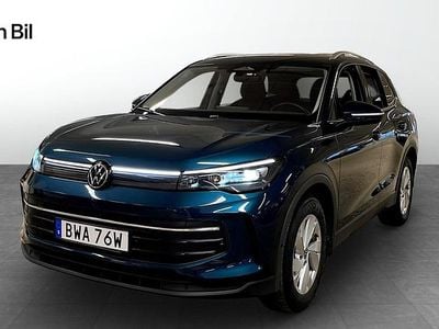 Begagnad VW Tiguan Edition 150 HK (110 kW) 2024 Mörkblå SUV