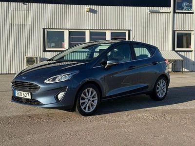 Blå Begagnad 2018 Ford Fiesta Titanium | 89 900 kr (Marknadspris)