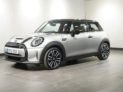 Begagnad Mini Cooper 135 kW (184 HK) 2024 Melting silver iii Halvkombi