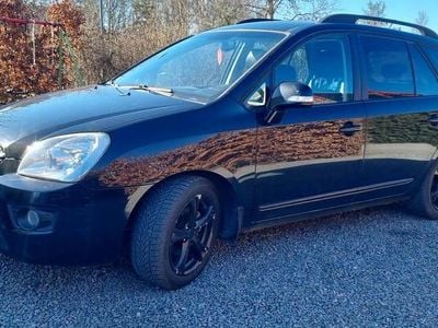 Begagnad Kia Carens 140 HK (102 kW) 2010 Minibuss