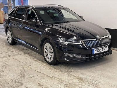Svart Begagnad 2020 Skoda Superb Kombi | 249 900 kr (Marknadspris)