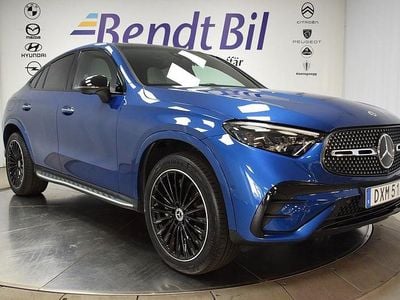 Blå Begagnad 2023 Mercedes GLC300e AMG line Sportkupé | 714 500 kr (Marknadspris)