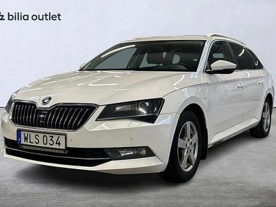 Vit Begagnad 2015 Skoda Superb Style Kombi | 109 900 kr (Dyr)