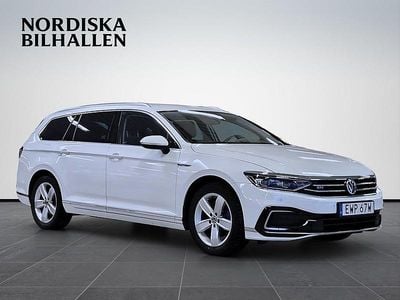 Vit Begagnad 2020 VW Passat GTE Kombi | 244 795 kr (Marknadspris)