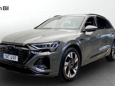Begagnad Audi Q8 e-tron S-Line 300 kW (408 HK) 2024 Chronosgrå metallic SUV