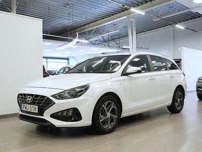 Vit Begagnad 2023 Hyundai i30 Essential Kombi | 209 800 kr (Marknadspris)