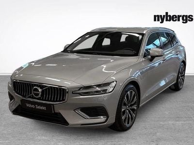 Silver Begagnad 2023 Volvo V60 Core Kombi | 329 000 kr (Bra pris)