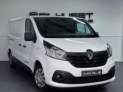 Vit Begagnad 2017 Renault Trafic Minibuss | 129 900 kr (Marknadspris)