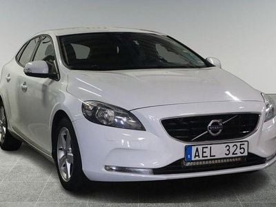 Begagnad Volvo V40 Kinetic 150 HK (110 kW) 2012 Vit Kombi