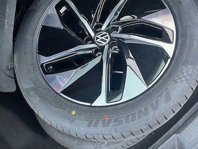 Begagnad VW ID.4 Pro Performance 150 kW (204 HK) 2023 Röd SUV