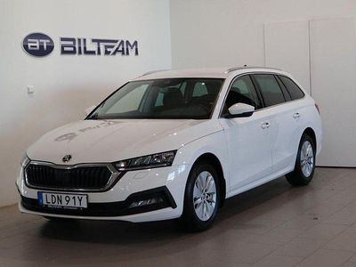 Vit Begagnad 2023 Skoda Octavia Ambition Kombi | 284 900 kr (Marknadspris)