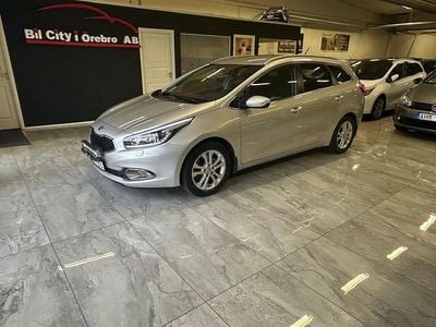 Grå Begagnad 2015 Kia Ceed Comfort Halvkombi | 89 900 kr (Marknadspris)