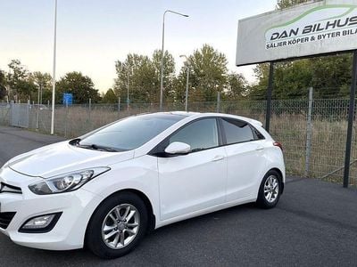 Begagnad Hyundai i30 Sport 110 HK (80 kW) 2013 Vit Halvkombi