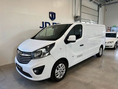 begagnad Opel Vivaro Skåpbil 2.9t CDTI BIturbo MOMS Navi PDC Drag 120