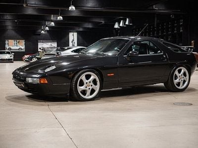 Begagnad Porsche 928 330 HK (242 kW) 1990 Svart Sportkupé