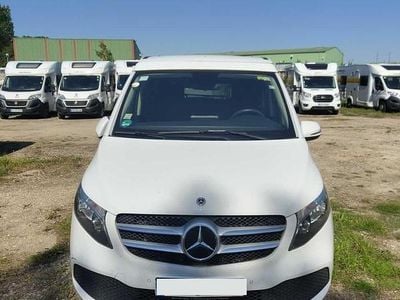 Vit Begagnad 2022 Mercedes V220 Marco Polo Minibuss | 609 099 kr
