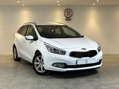 Begagnad Kia Ceed Sportswagon Comfort 128 HK (94 kW) 2013 Vit Kombi