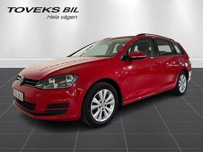 Röd Begagnad 2016 VW Golf VII | 134 900 kr (Marknadspris)