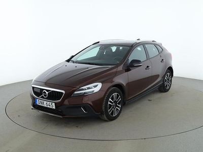 Brun Begagnad 2018 Volvo V40 CC Momentum Kombi | 230 000 kr (Marknadspris)