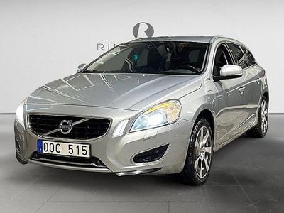Silver Begagnad 2013 Volvo V60 Summum Kombi | 119 900 kr (Bra pris)