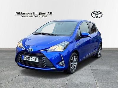 Blå Begagnad 2019 Toyota Yaris Hybrid Halvkombi | 189 000 kr (Marknadspris)