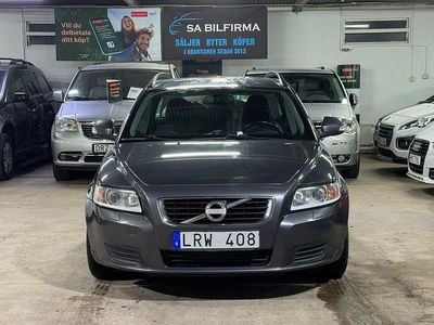 Grå Begagnad 2011 Volvo V50 Kinetic Kombi | 39 900 kr (Marknadspris)