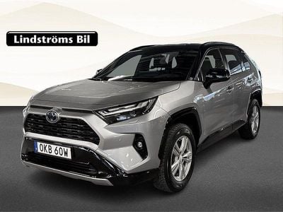 Grå Begagnad 2024 Toyota RAV4 Hybrid Style SUV | 415 000 kr (Marknadspris)