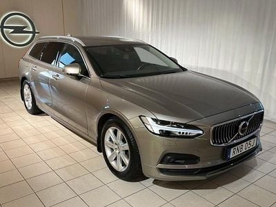 Grå Begagnad 2020 Volvo V90 Momentum Kombi | 329 000 kr (Marknadspris)