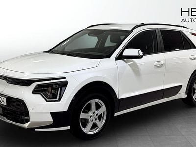 Vit Begagnad 2023 Kia Niro Advance SUV | 369 900 kr (Lite dyr)