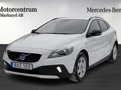 Vit Begagnad 2014 Volvo V40 CC Momentum Kombi | 129 000 kr (Marknadspris)