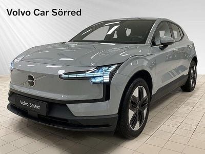 Grå Begagnad 2024 Volvo EX30 Single Motor Extended Range SUV | 364 900 kr (Marknadspris)